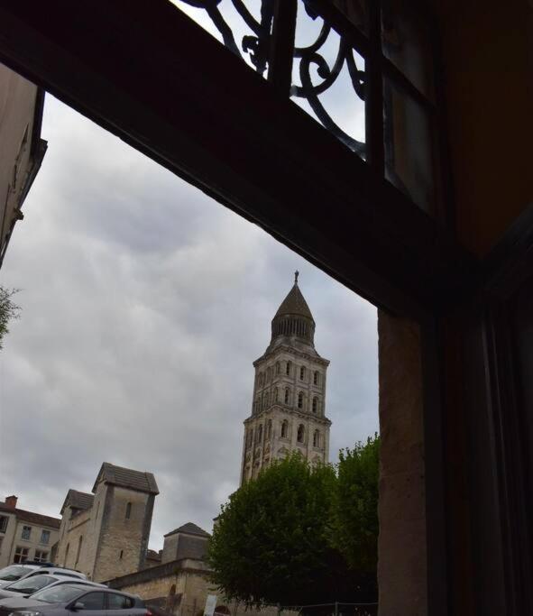 T2 Parfaitement Situe Au Pied De La Cathedrale Apartment Perigueux Exterior photo